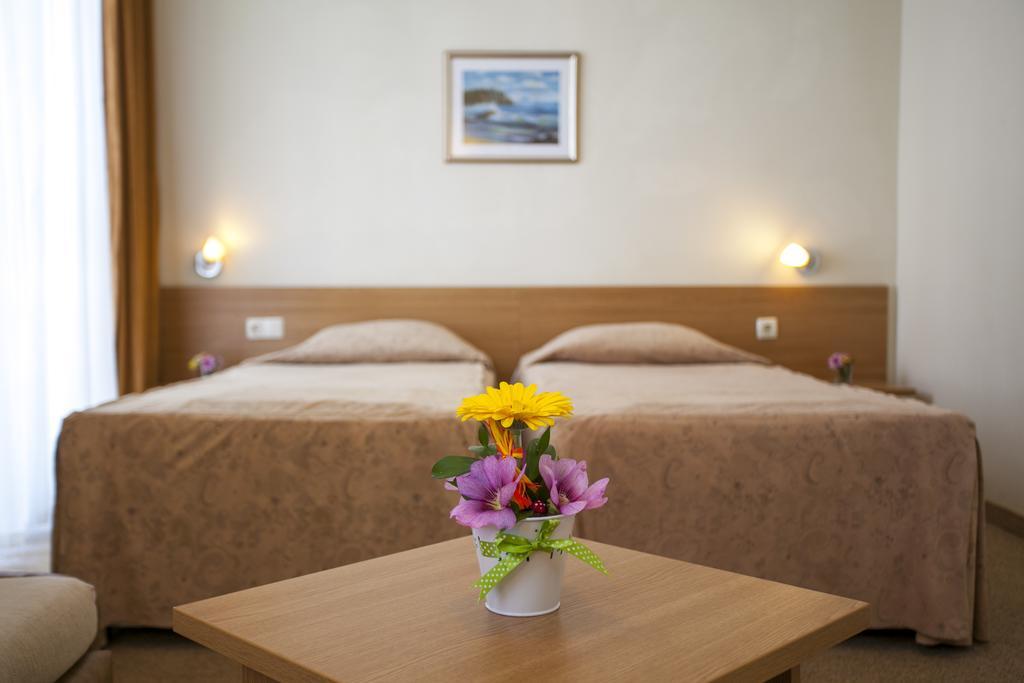 Melsa Coop Hotel Νεσέμπαρ Δωμάτιο φωτογραφία